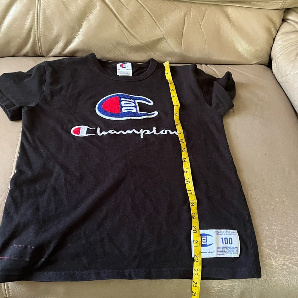 Champion Tshirt - Picture 2 of 11